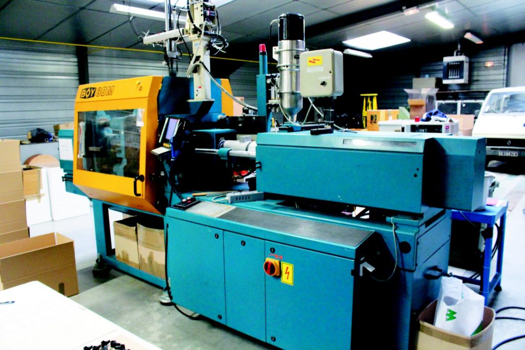 Presse à injection plastique